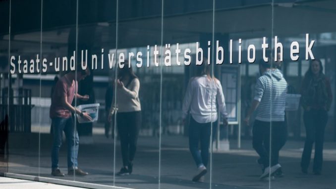 Dokumente digitalisieren: Staats- und Universitätsbibliothek und Bürgerschaft starten Projekt