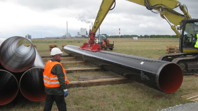 Erste Pipelinerohre für die Anbindung der LNG-Terminals in Wilhelmshaven angekommen