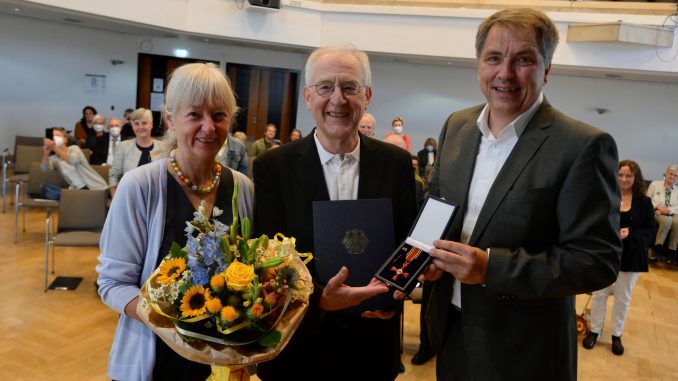 Professor Zieger erhält Bundesverdienstkreuz