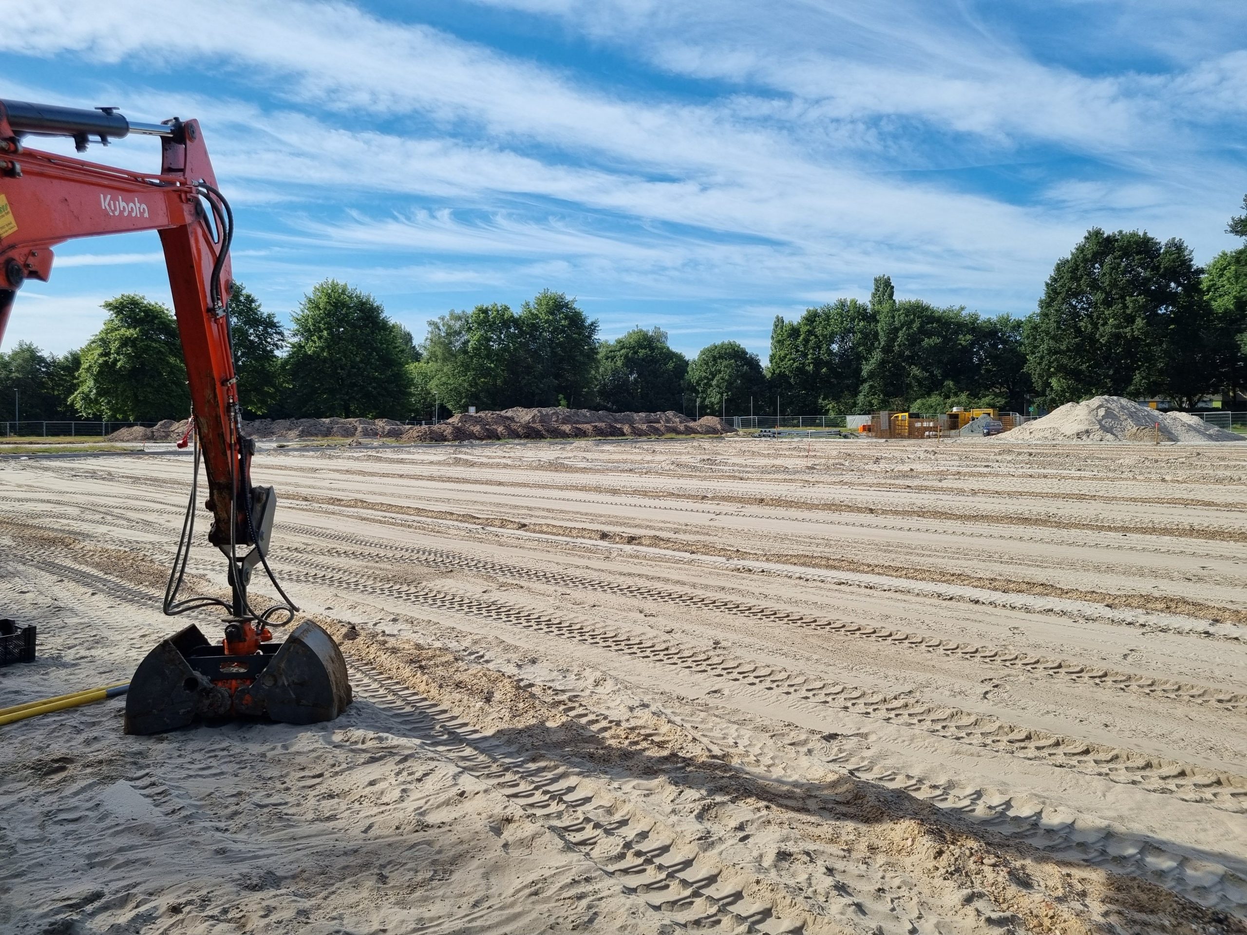 Kunstrasenbau: Arbeiten gehen in die Schlussphase