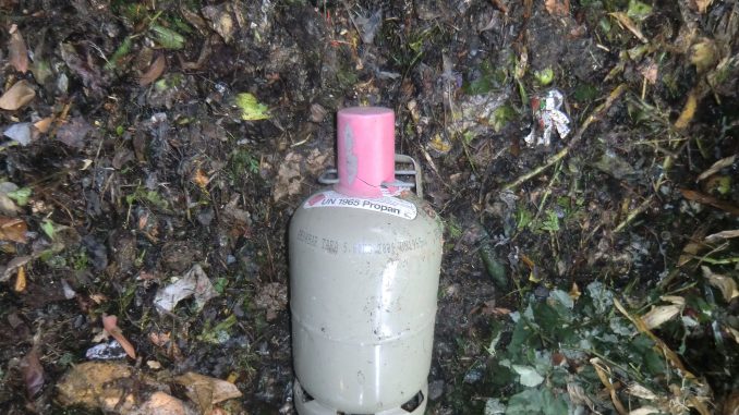 Explosiver Fund im Biomüll – Gasflasche gelangt in Sammelfahrzeug