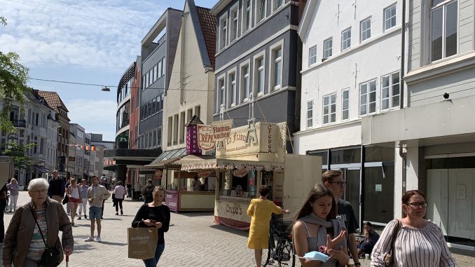 Antrag der Dienstleistungsgewerkschaft "ver.di" gegen die Öffnung von Verkaufsstellen in Oldenburg am Sonntag, dem 09. Oktober 2022 ("Kramermarkt"), hat teilweise Erfolg