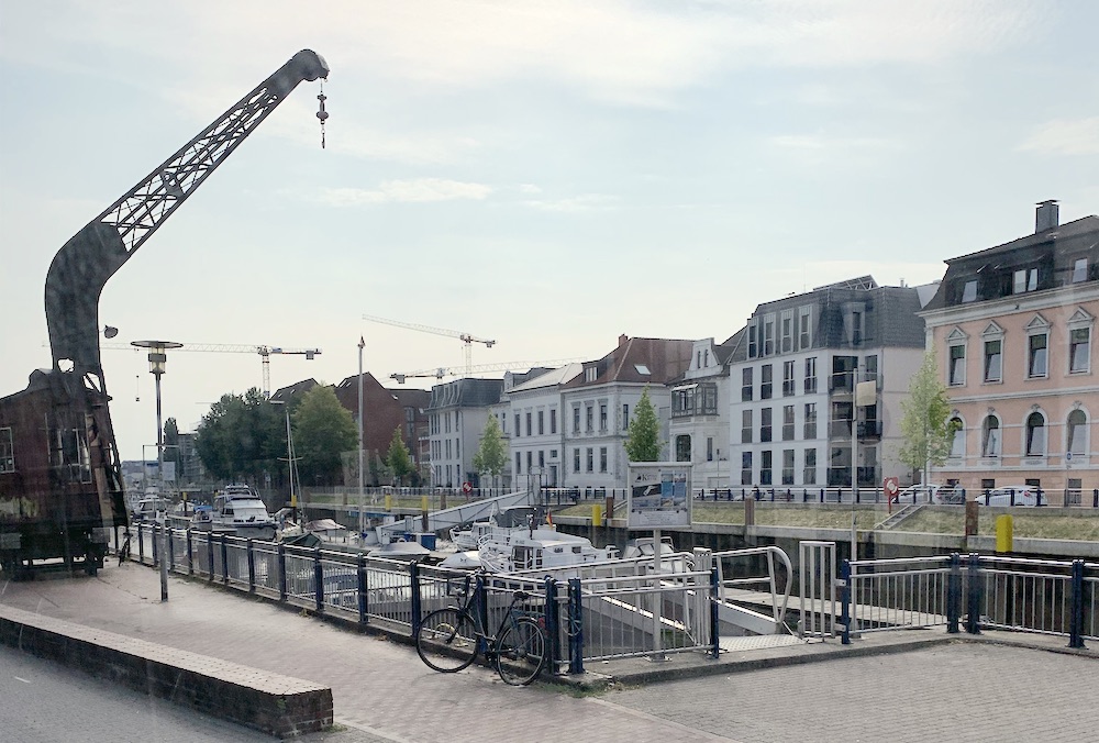 Mädchen entdecken Oldenburg per Rallye