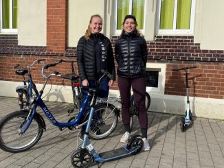 Hochschule Bremerhaven und Bremerhavener Sportjugend bringen Migrantinnen das Radfahren bei