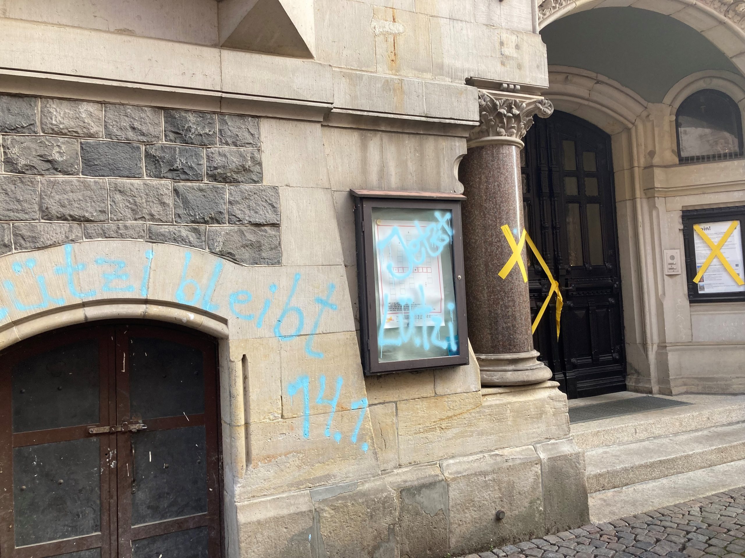 Altes Rathaus beschmiert: „Wir sind schwer enttäuscht“