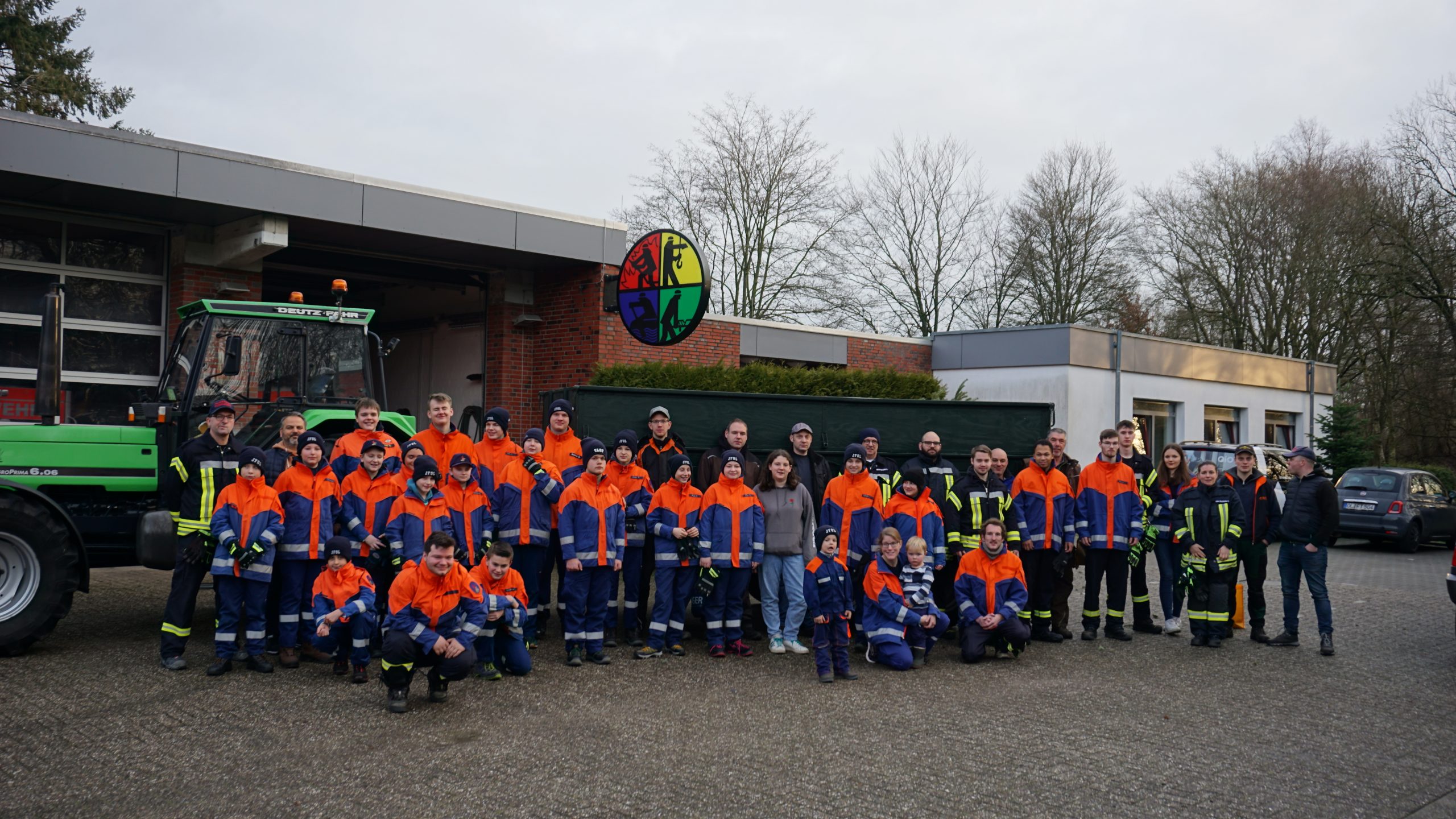 Everstener Tannenbäume für die Jugendfeuerwehr
