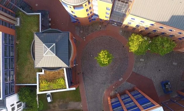 Hochschule Bremerhaven lädt zum informativen Campusspaziergang