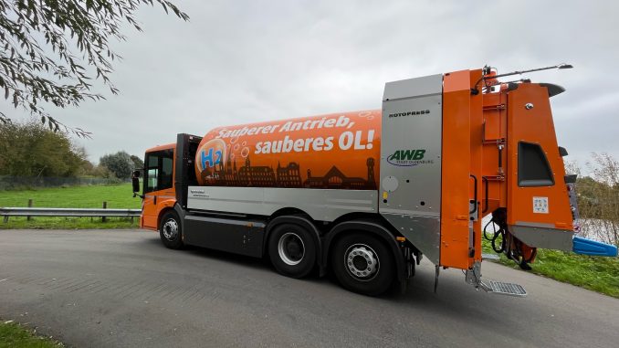 Doppelt hält besser: Flotte des AWB um weiteres Wasserstofffahrzeug ergänzt