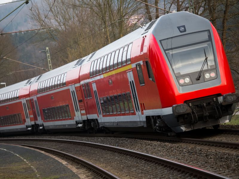 Statement von Olaf Lies zum Beschluss der Verkehrsminister zum D-Ticket: „Preis kann auch 2024 stabil bleiben - starkes Signal der Verlässlichkeit für das Erfolgsmodell"