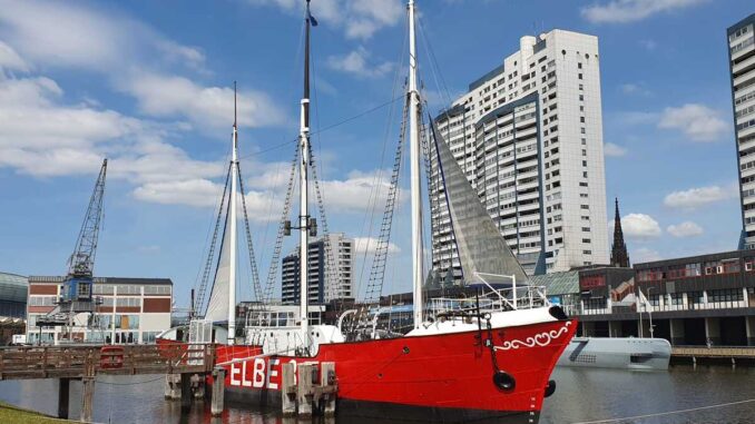 Erster Bremerhavener Student erhält Stipendium der Kieserling Stiftung Erster Bremerhavener Student erhält Stipendium der Kieserling Stiftung