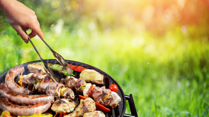 Sommer, Sonne, Bratwurst: So wird das Grillen für alle ein Fest Sommer, Sonne, Bratwurst: So wird das Grillen für alle ein Fest