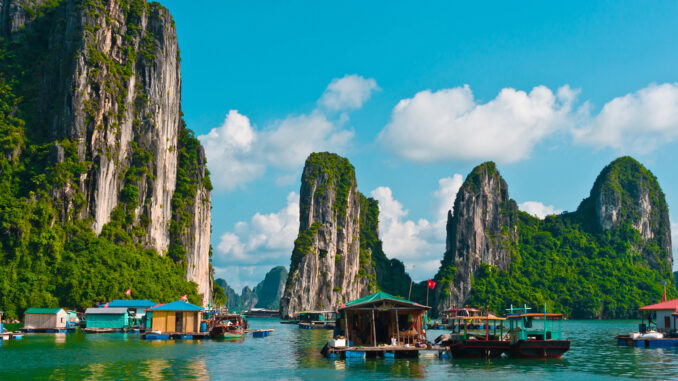 Internationale Rundreise durch Vietnam Internationale Rundreise durch Vietnam
