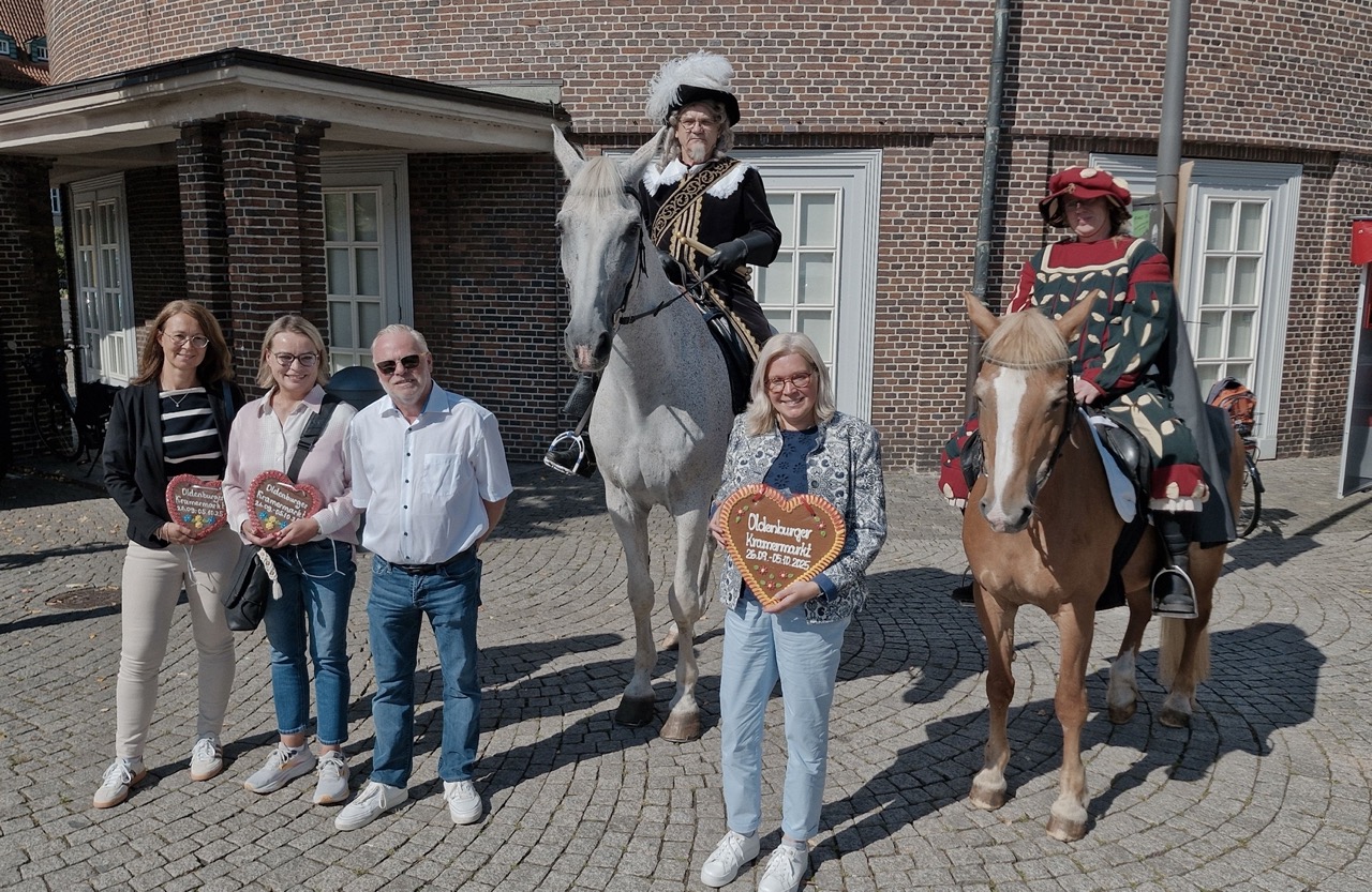 Sattelfest fürs Volksfest: Grafenritt wirbt für Oldenburger Kramermarkt