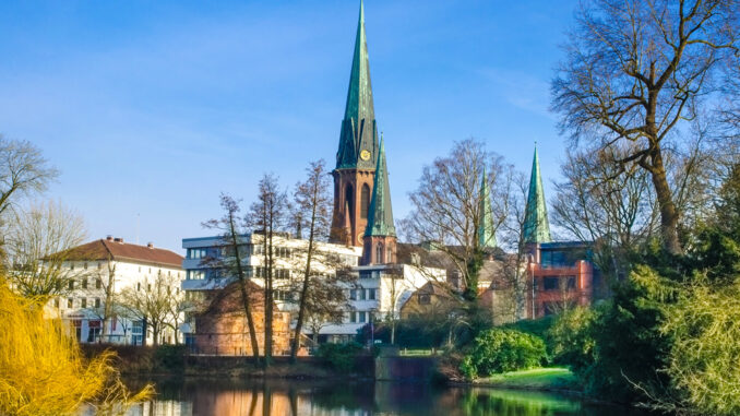 Private Weiterbildung steuerlich absetzen – So profitieren Arbeitnehmer und Selbstständige im Landkreis Oldenburg Private Weiterbildung steuerlich absetzen – So profitieren Arbeitnehmer und Selbstständige im Landkreis Oldenburg