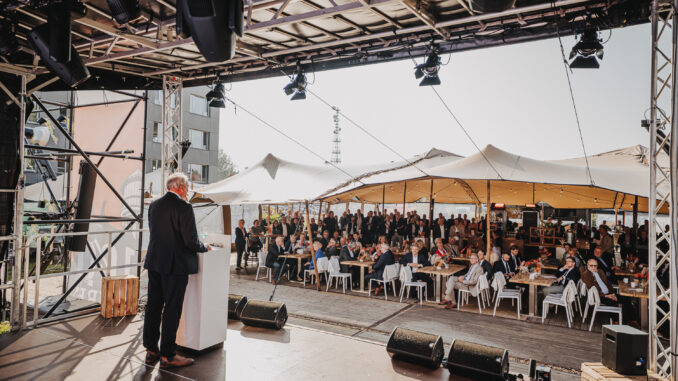 So nutzen Unternehmen ihr Firmenjubiläum für erfolgreiches Employer Branding und Kundenbindung